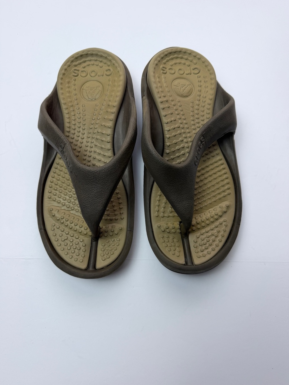 Crocs Women’s Size 6 Men’s 4 Brown Flip Flops Thong Sandals Comfort Casual